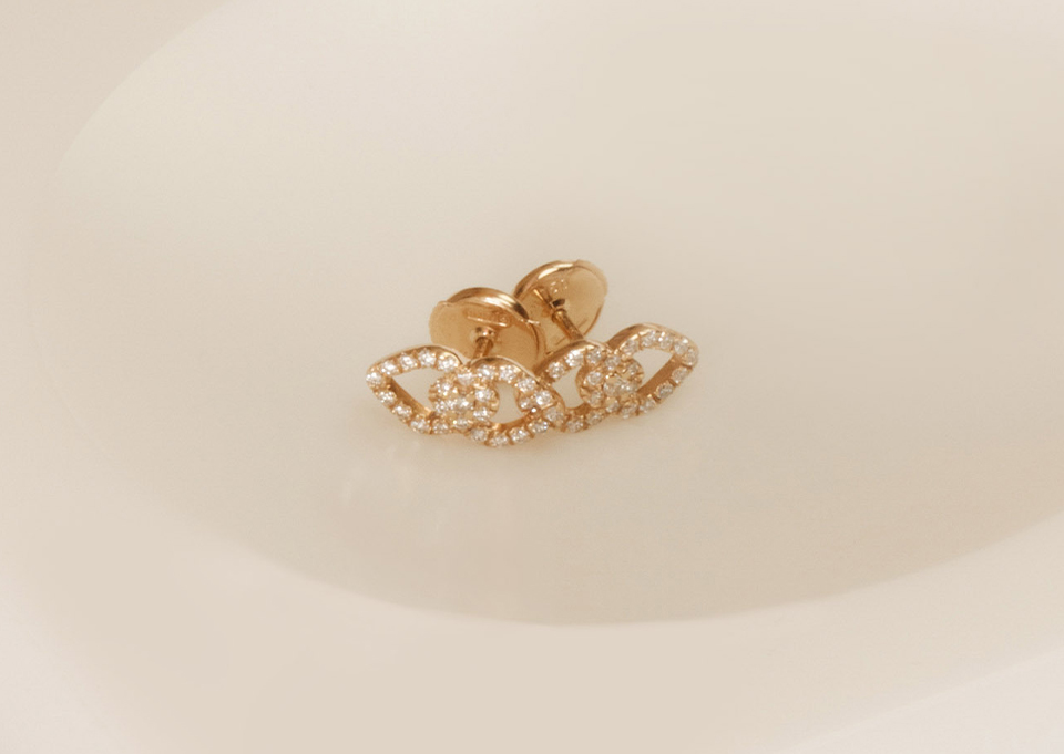 White Diamond & Gold Pavé Stud Earrings YMAL0